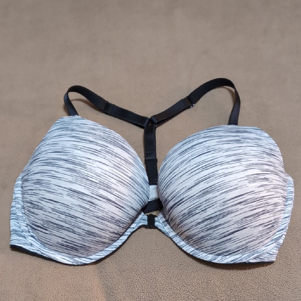 PINK Victoria's Secret Black and White T-Shirt Bra